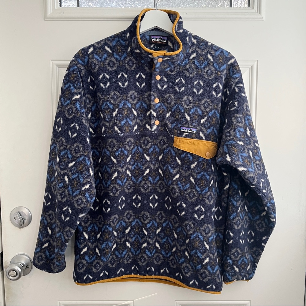 Patagonia men’s snap-T synchilla fleece geometric tundra